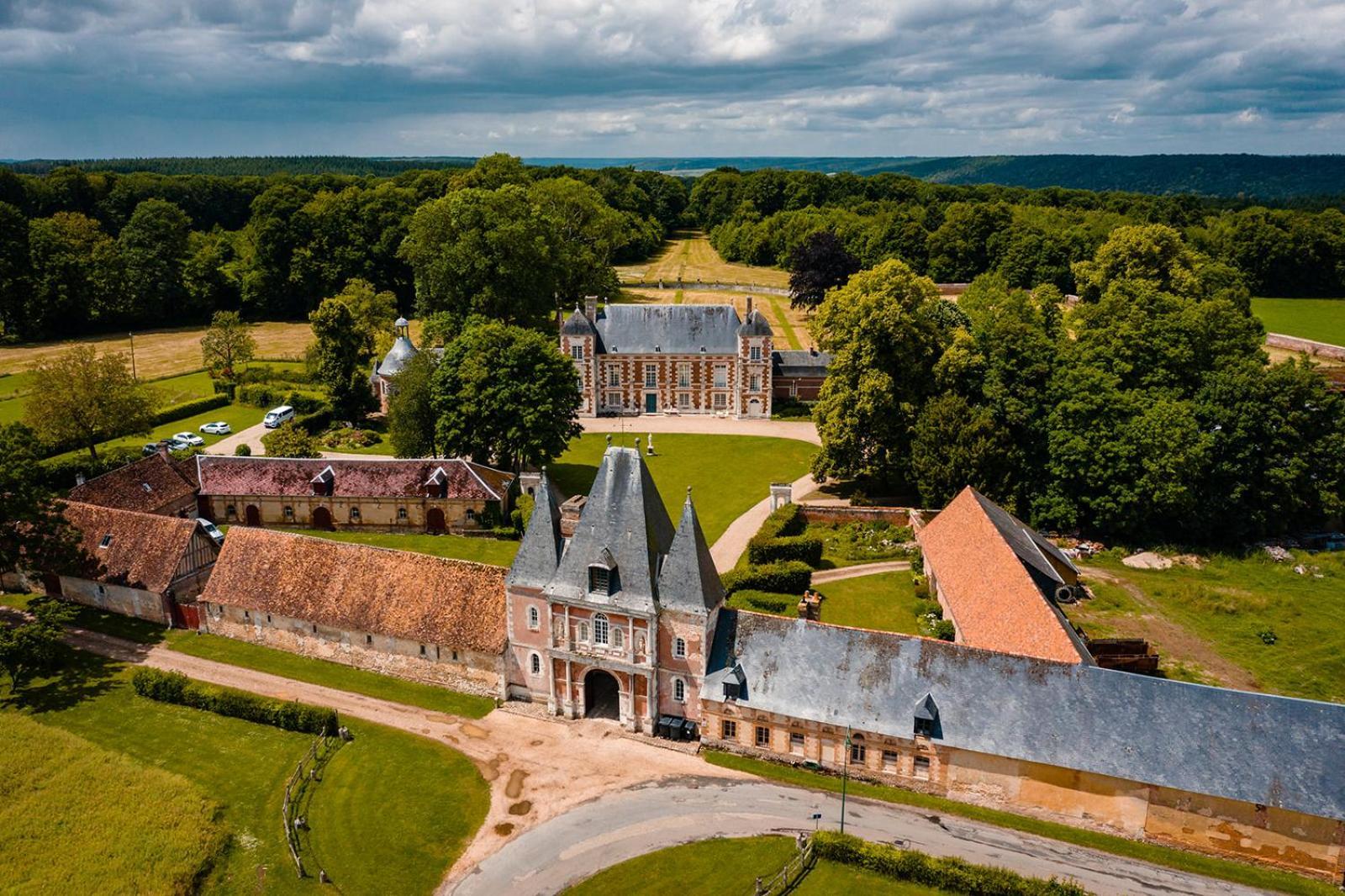 Le Chateau De Bonnemare - Bed And Breakfast Radepont ภายนอก รูปภาพ