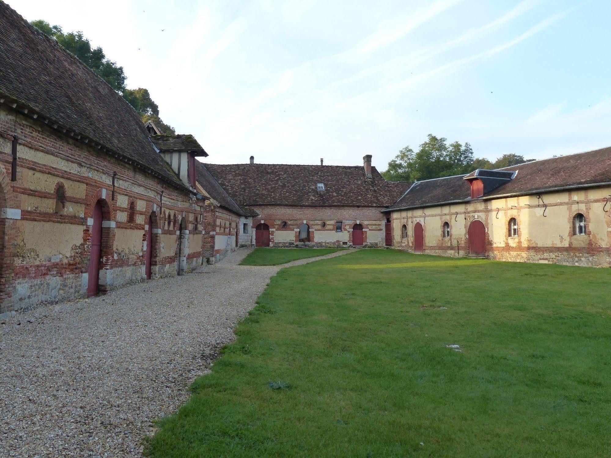 Le Chateau De Bonnemare - Bed And Breakfast Radepont ภายนอก รูปภาพ